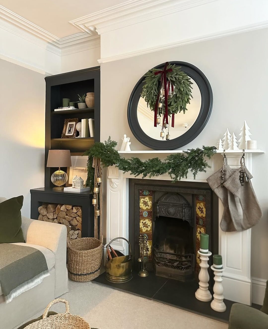Christmas fireplace decor 3