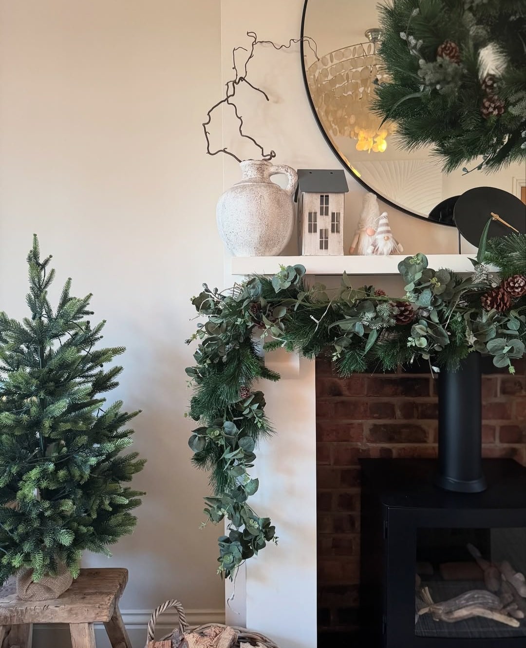 Christmas fireplace decor 4