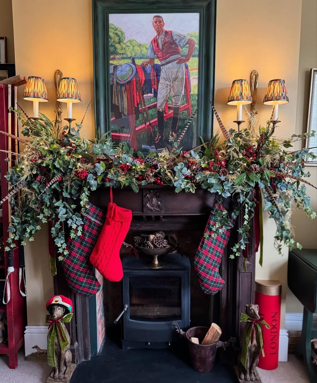 Christmas fireplace decor