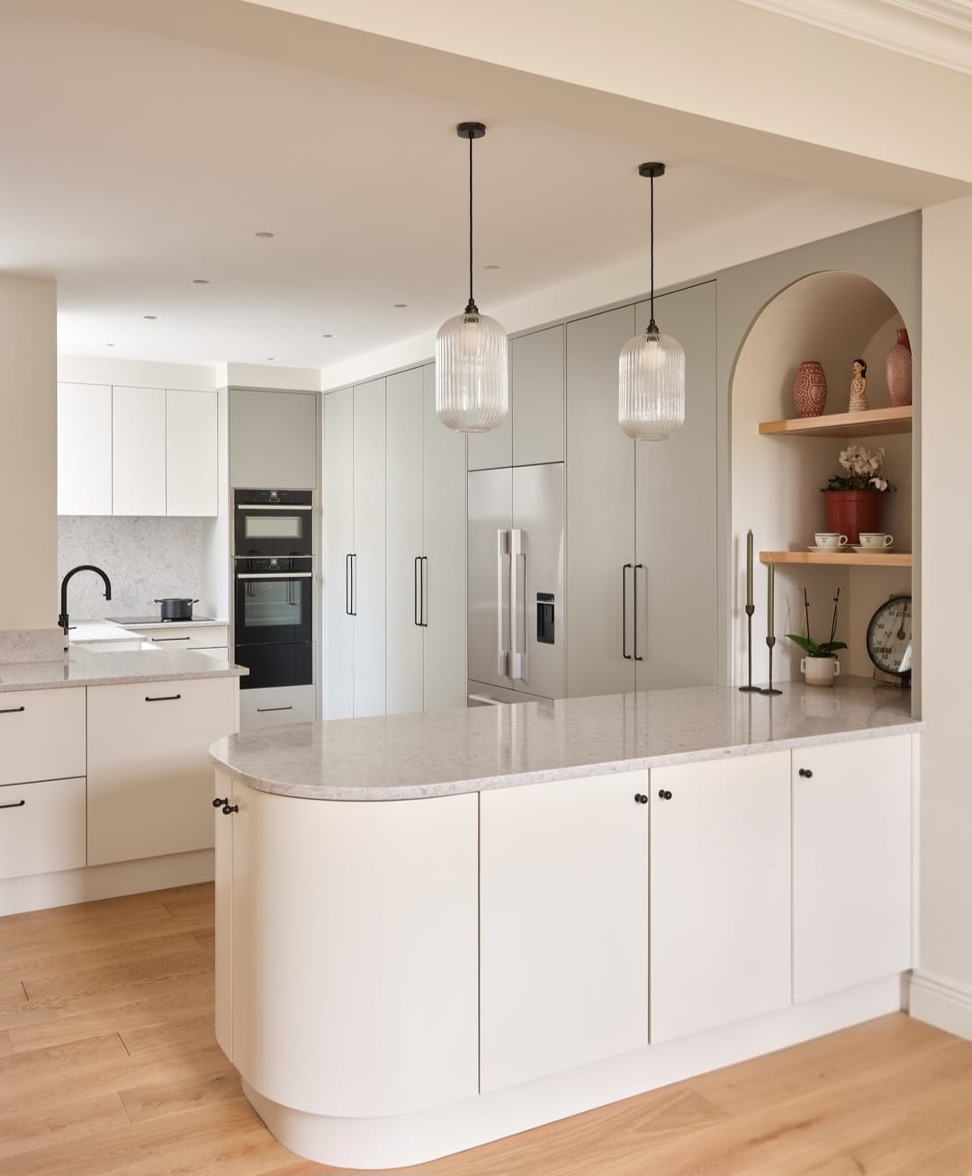 Curved kitchen island ideas