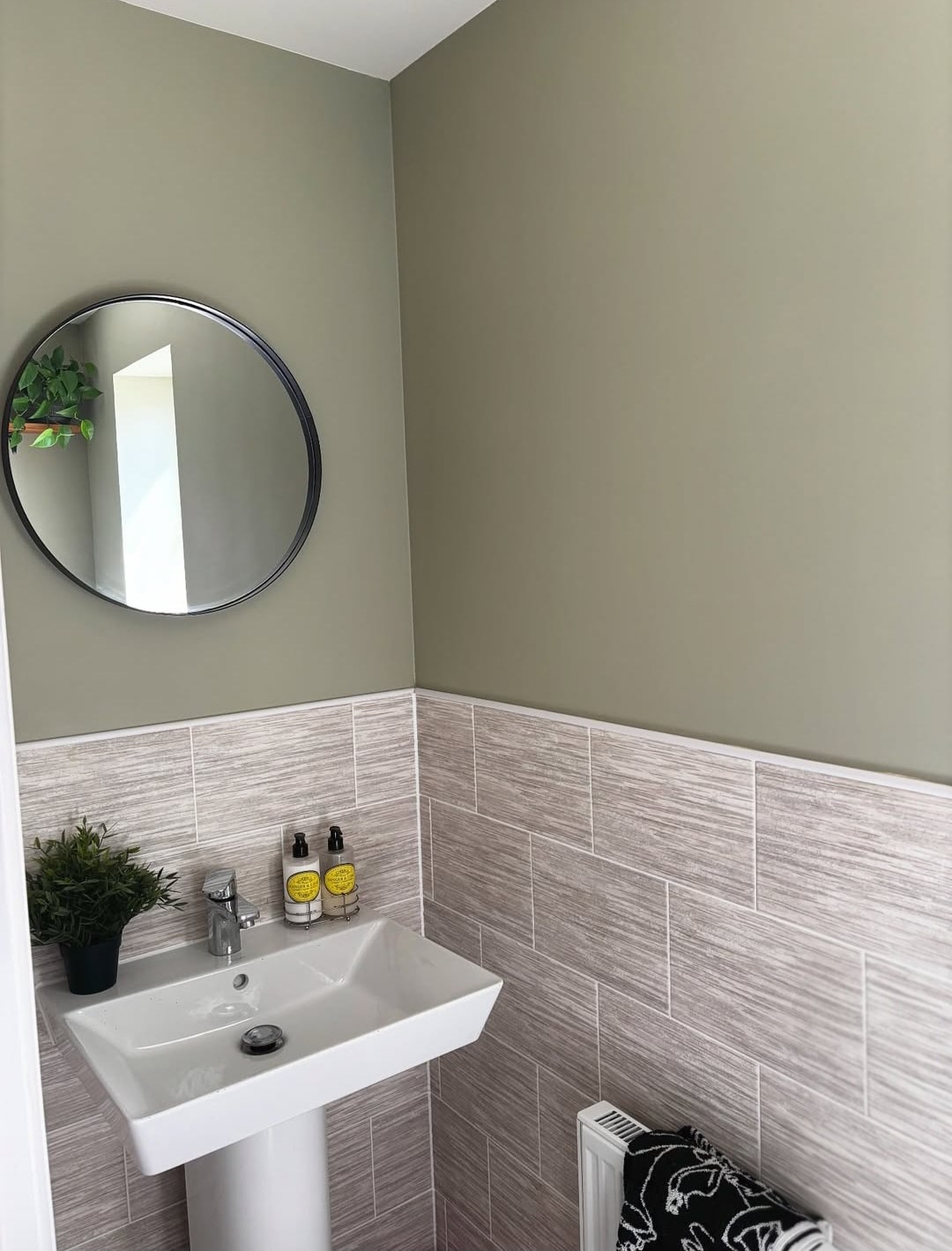 Dulux Overtly Olive