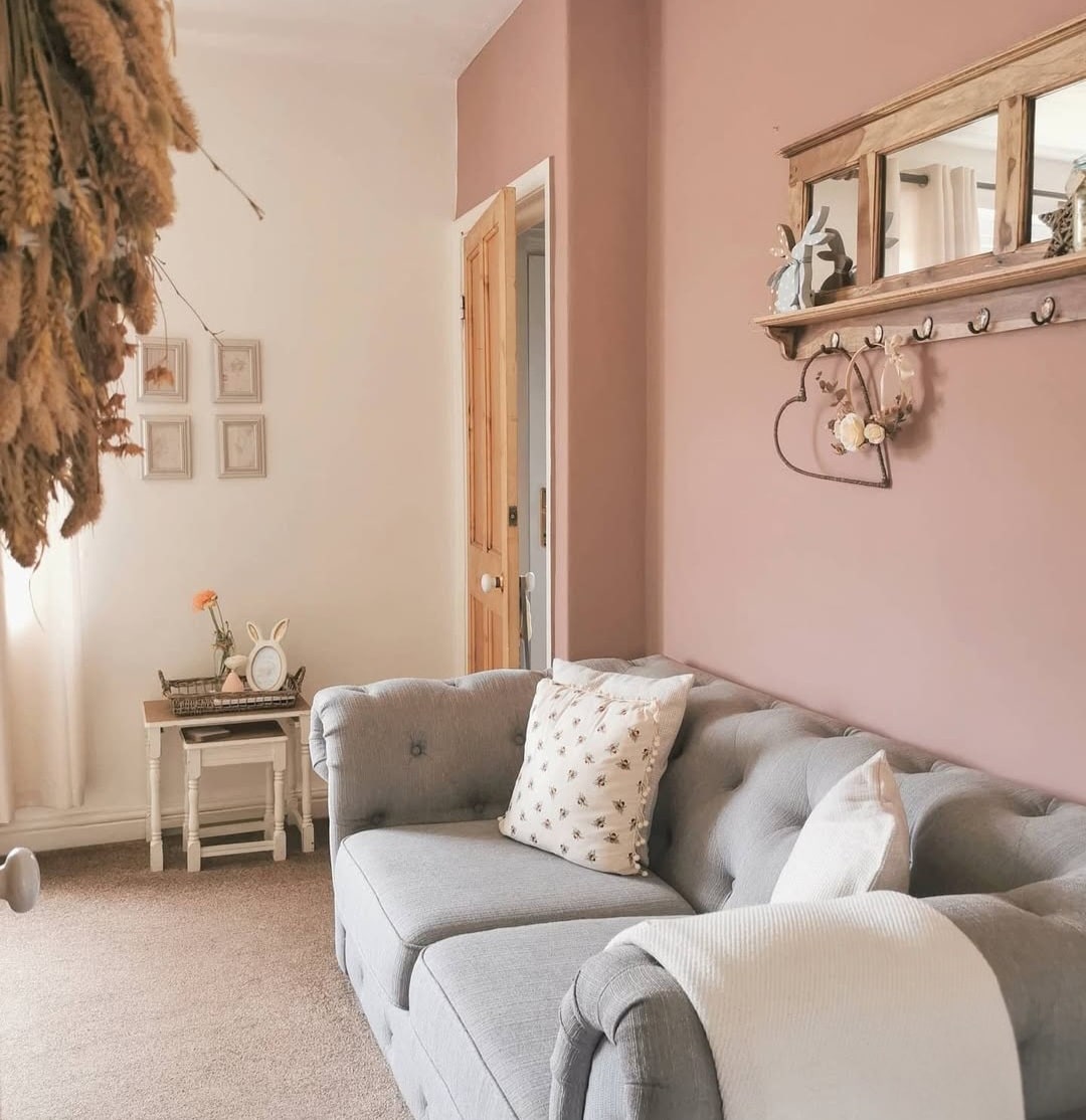 Sulking Room Pink living room 3