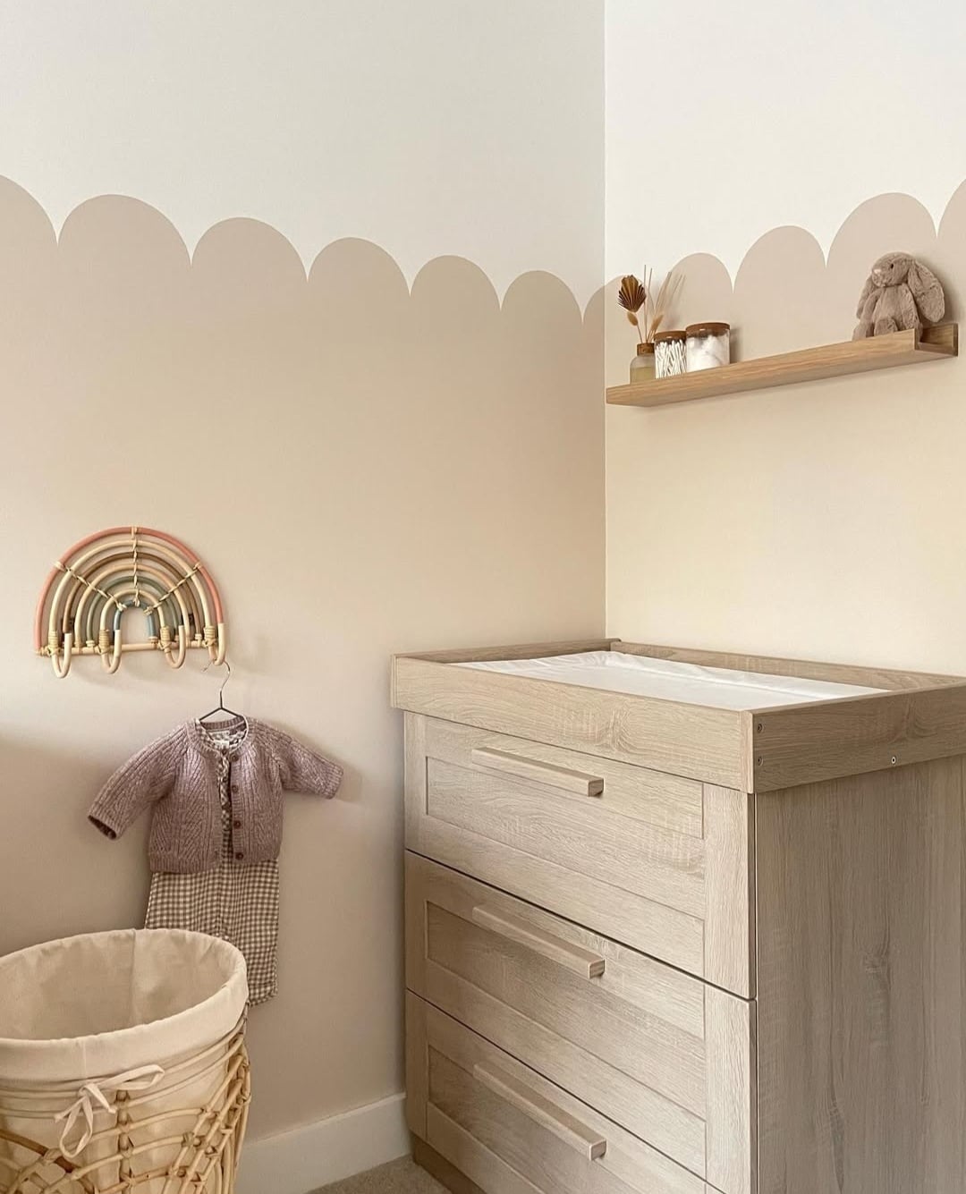What colours go with Dulux Natural Hessian