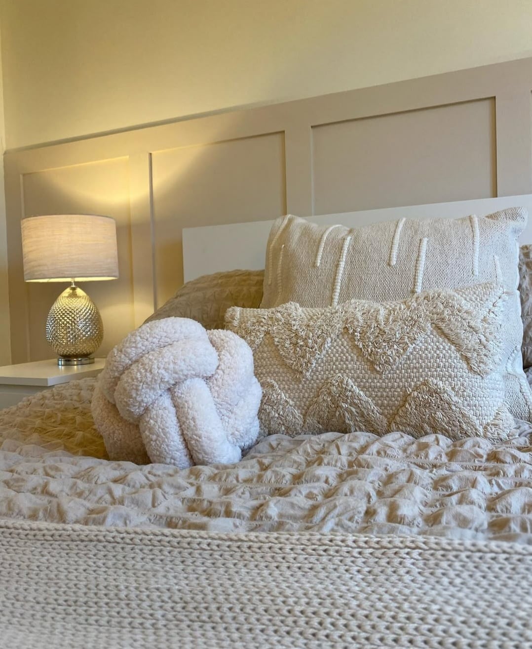 Dulux Fine Cream 2