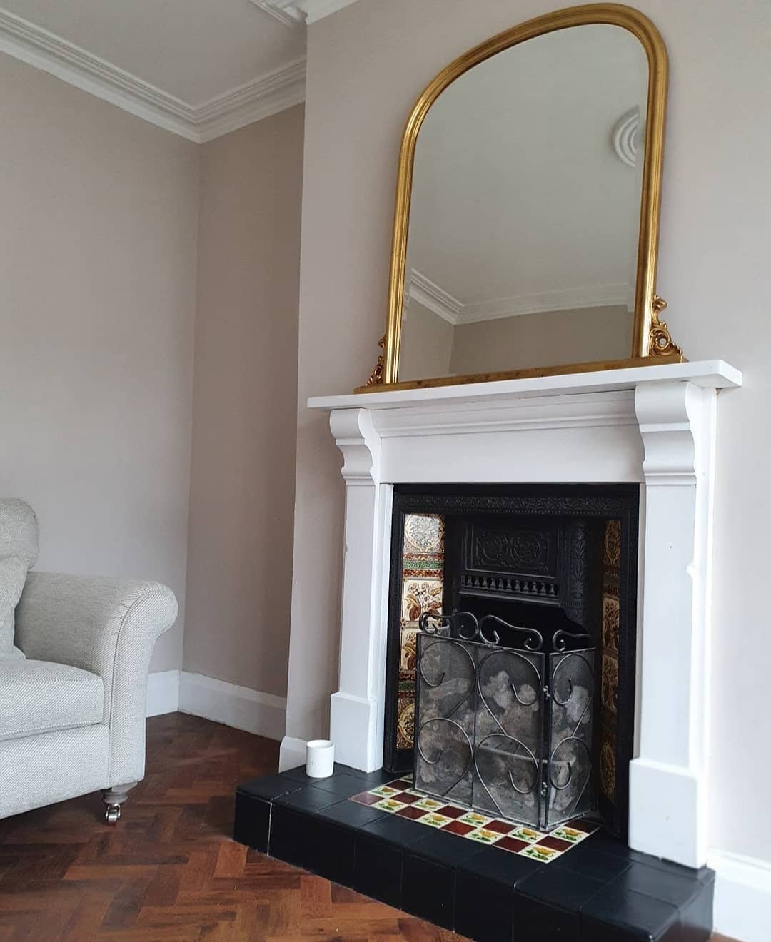 Dulux Gentle Fawn 10