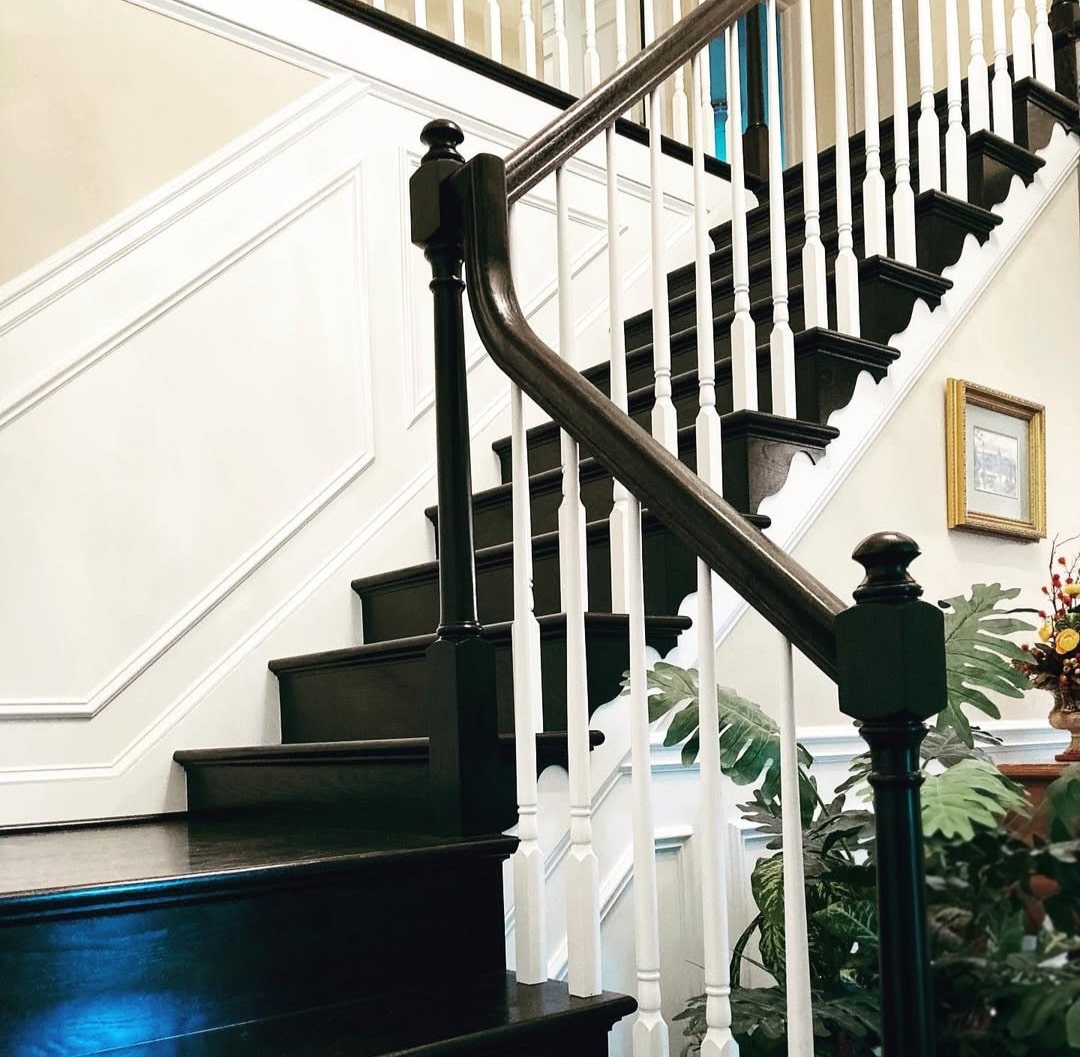 Black and white stairs ideas 3