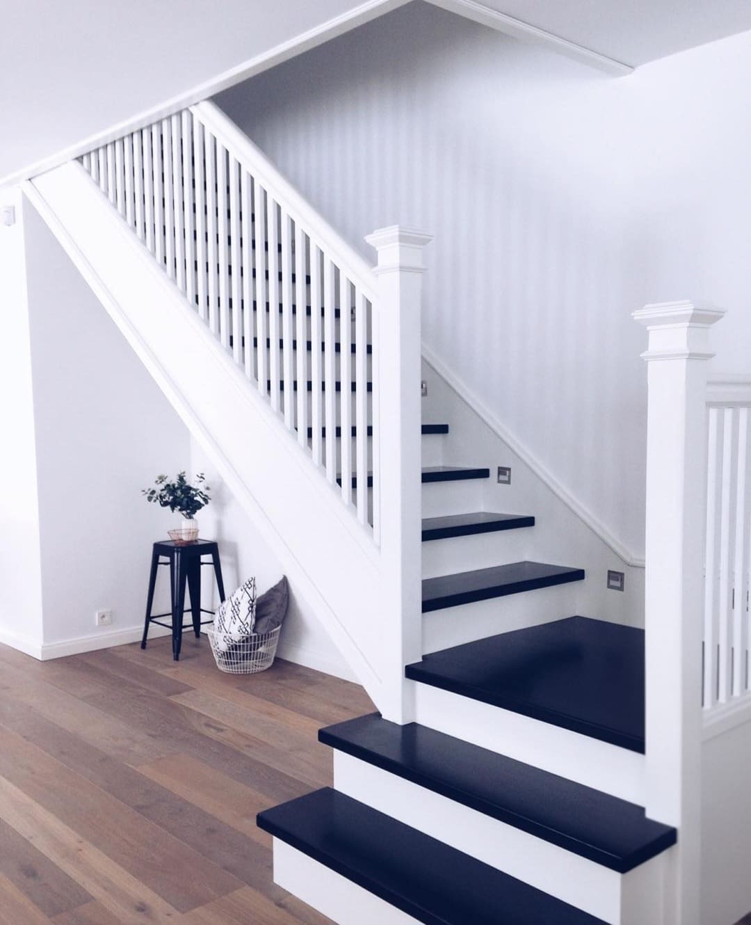 Black and white stairs ideas 4
