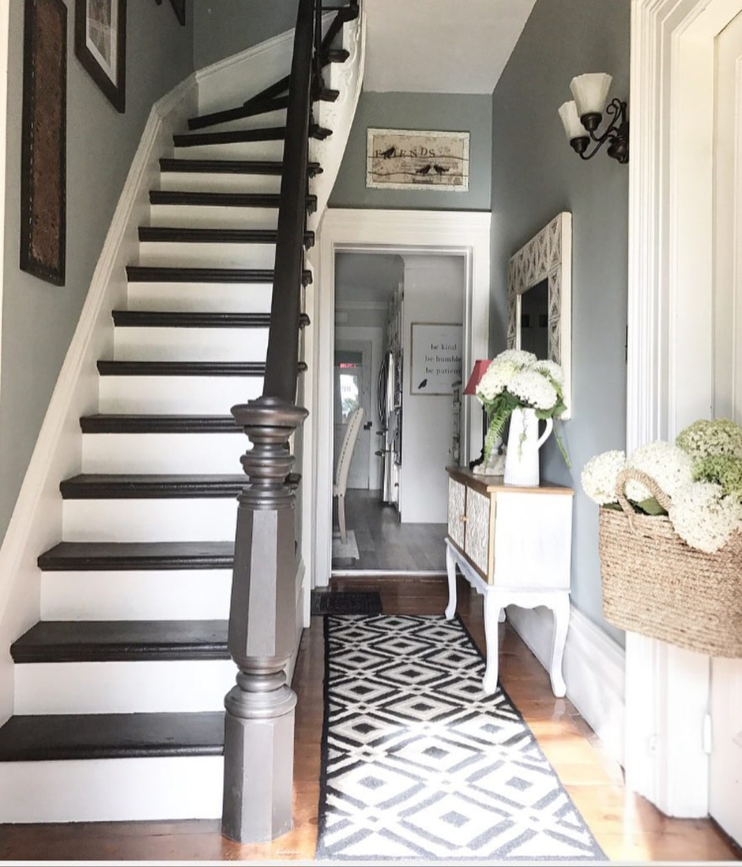 Black and white stairs ideas