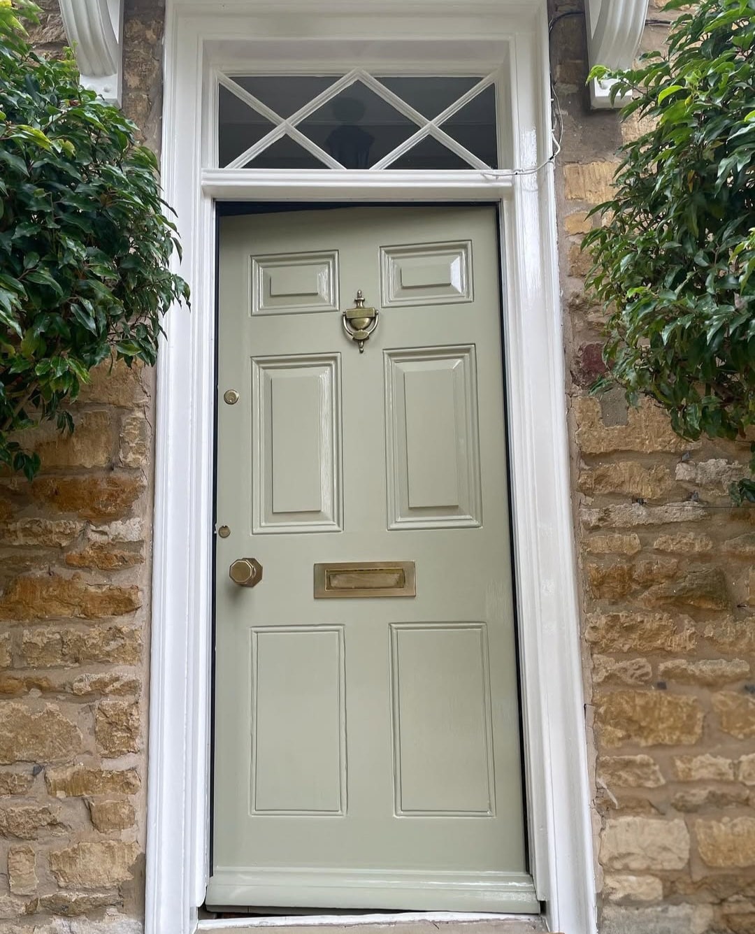 Dulux Linnet White