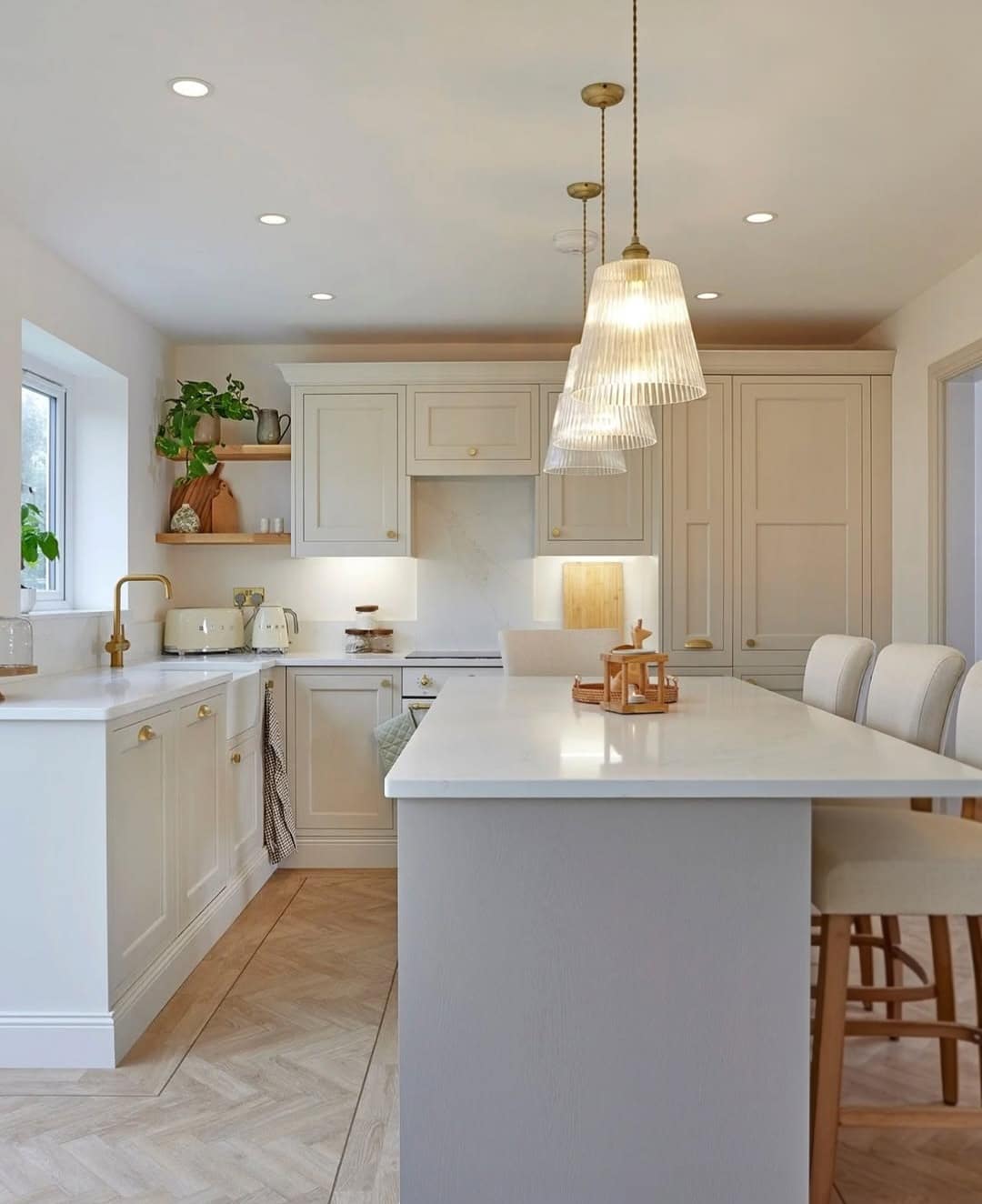 L shaped kitchen with island 2