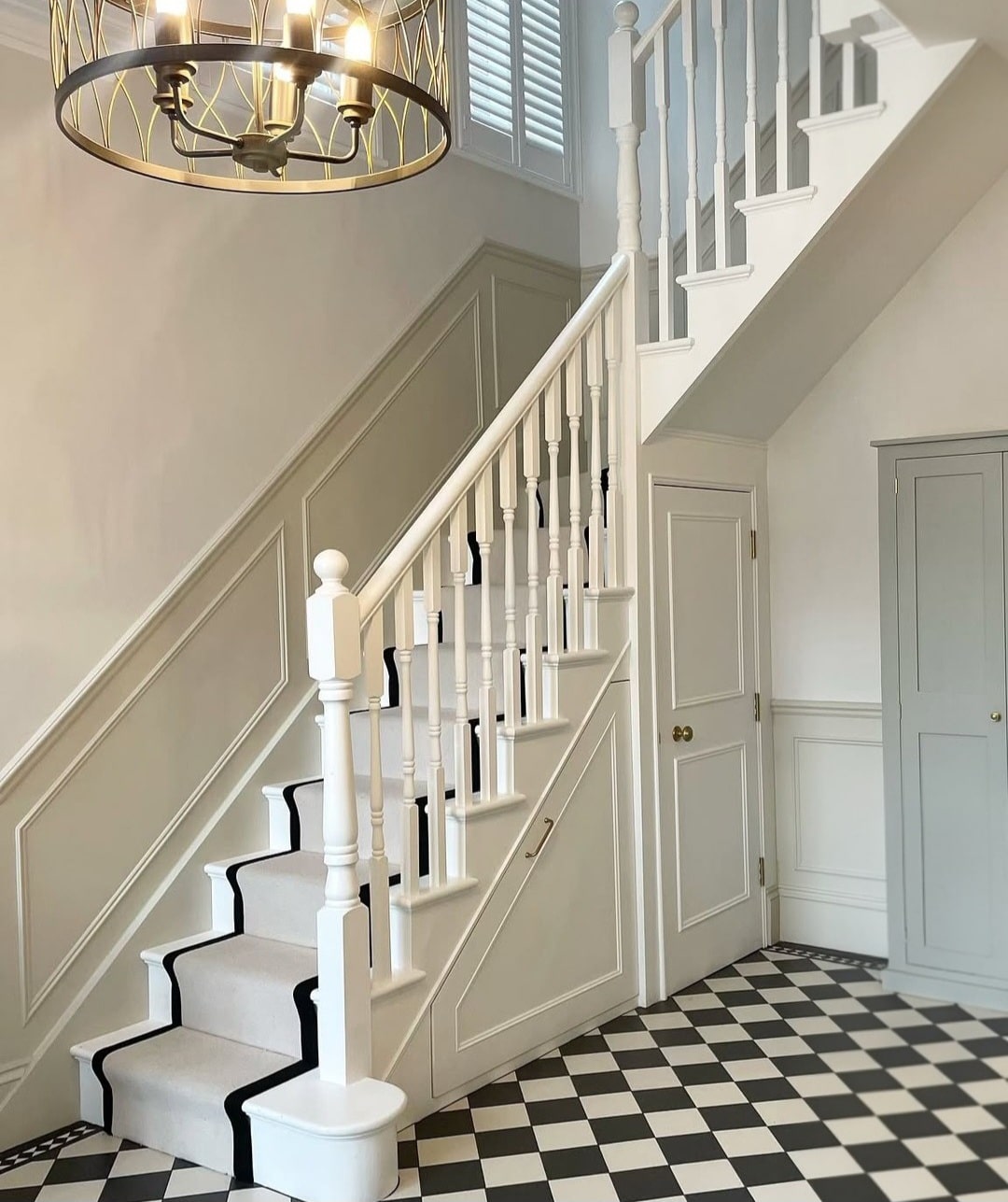 Black and white hallway ideas 1