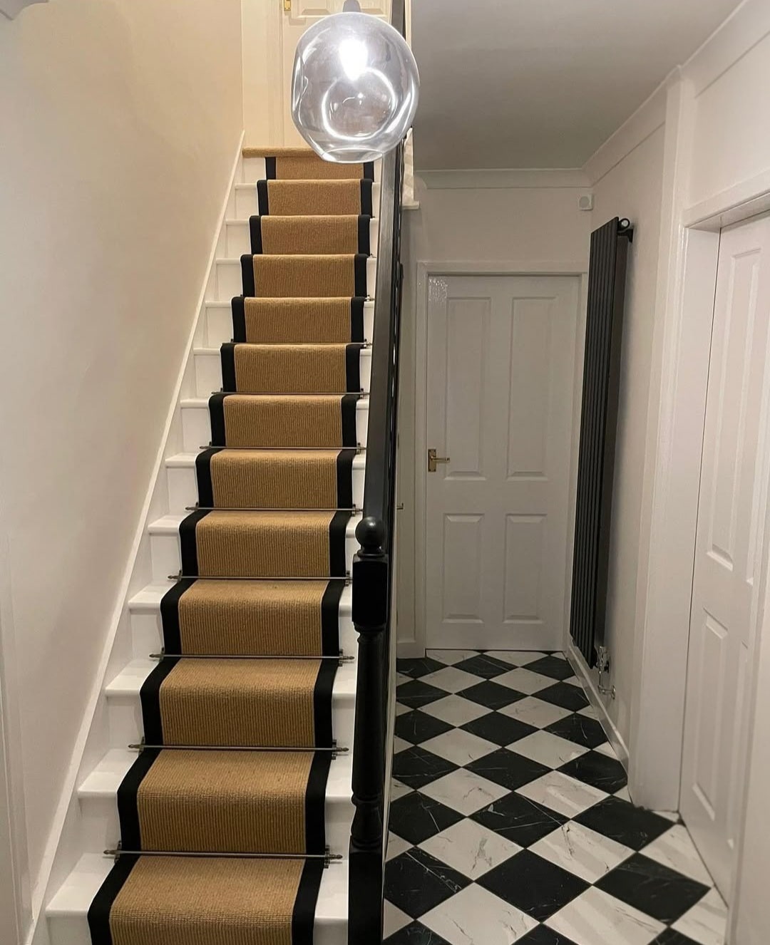 Black and white hallway ideas 3