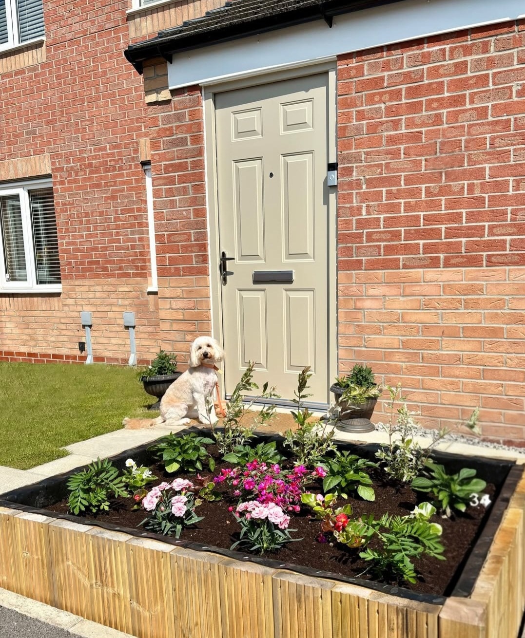 Front door planters
