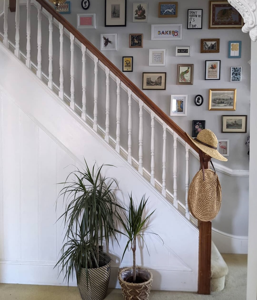 Grey and white hallway ideas 3
