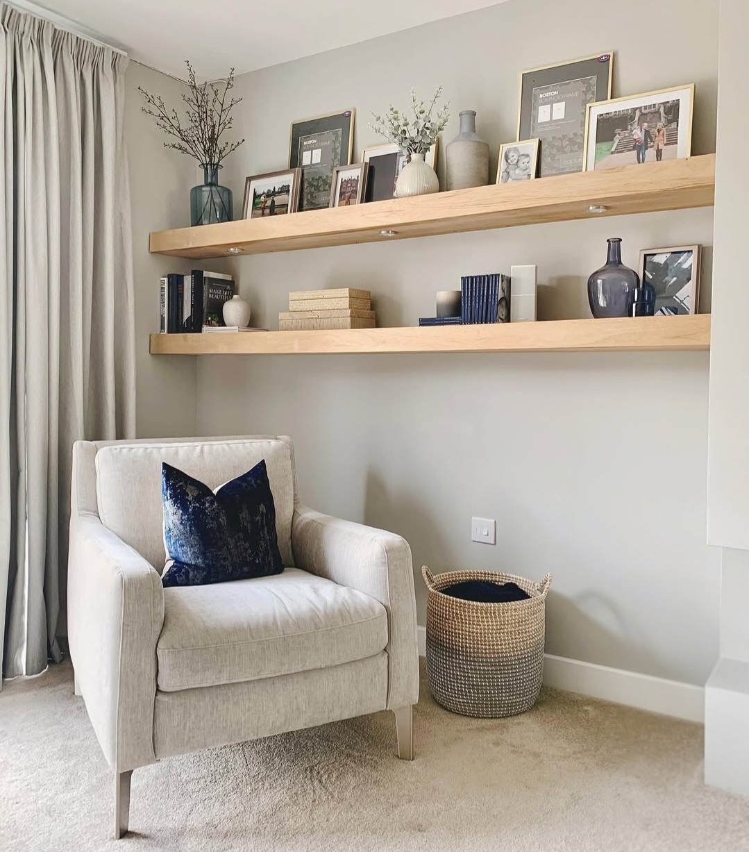 Living room shelving 3