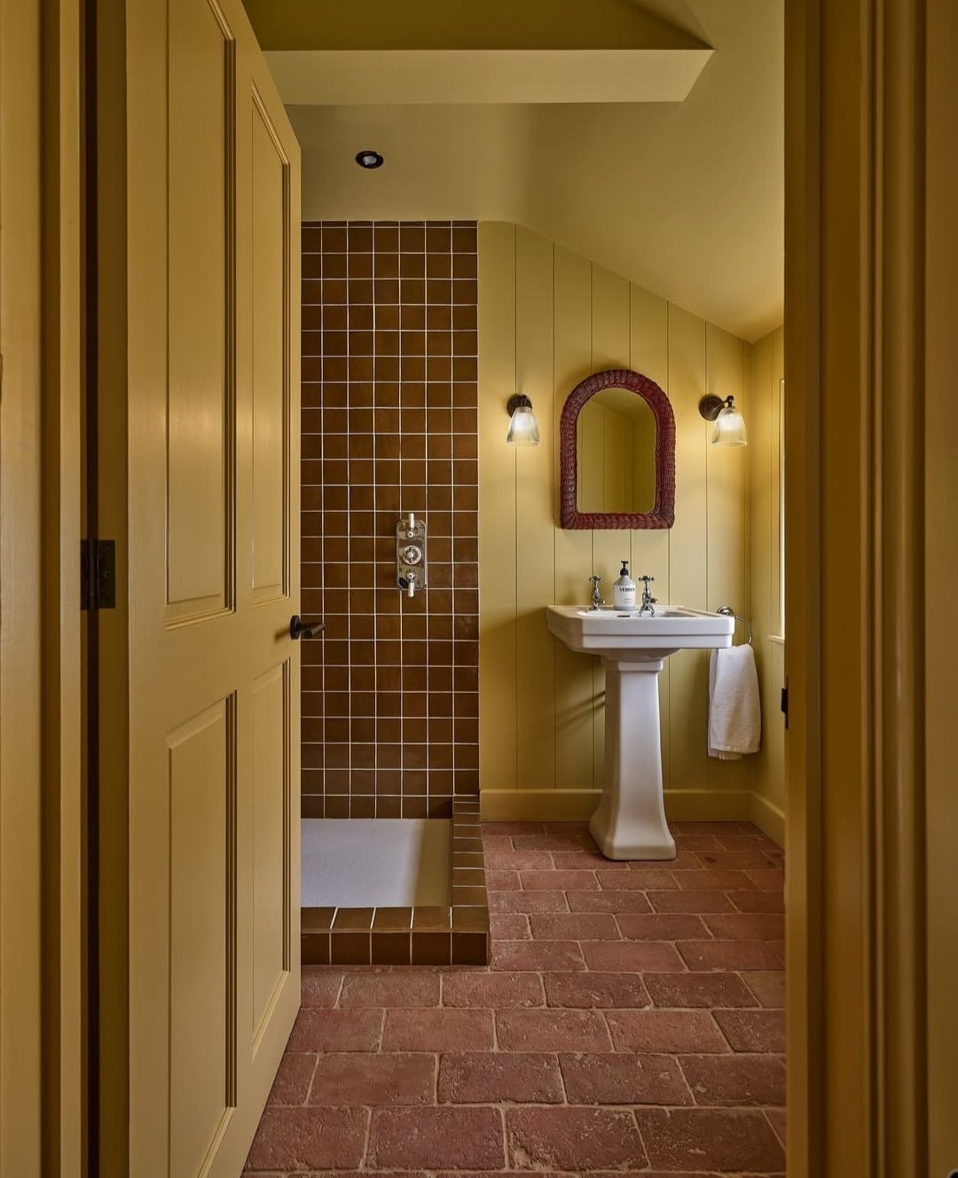 Terracotta tiles colour pairing