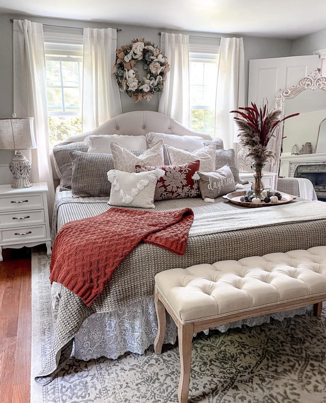 Fall bedroom decor 2