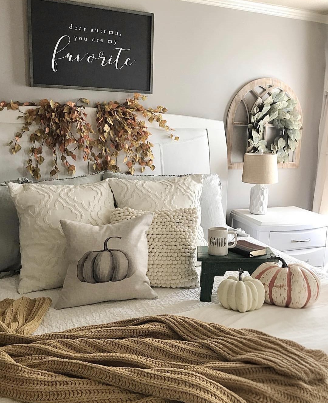 Fall bedroom decor 3