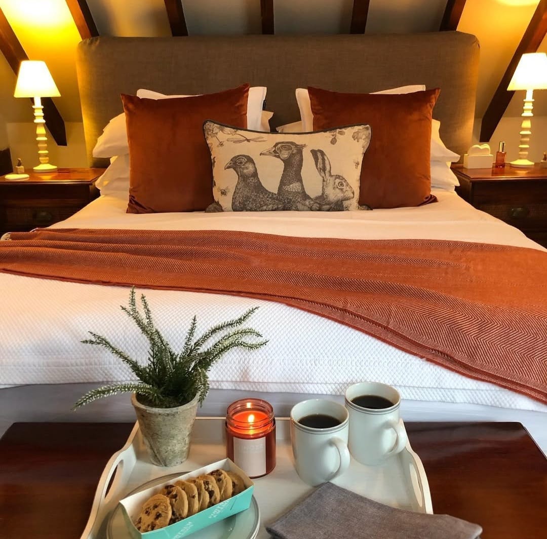 Fall bedroom decor 4
