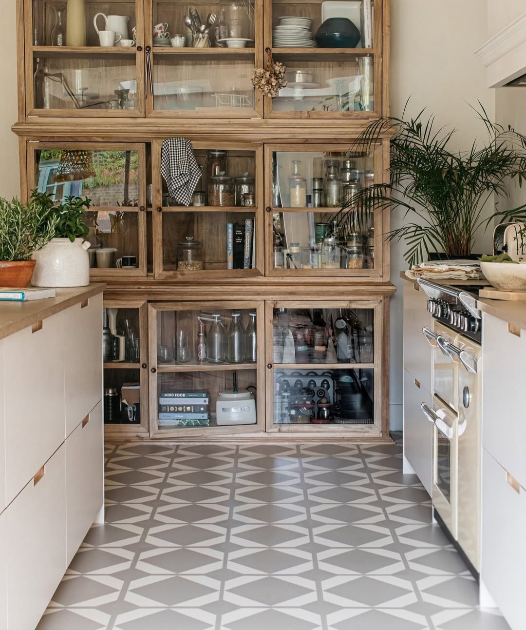 Oak cabinet kitchen flooring