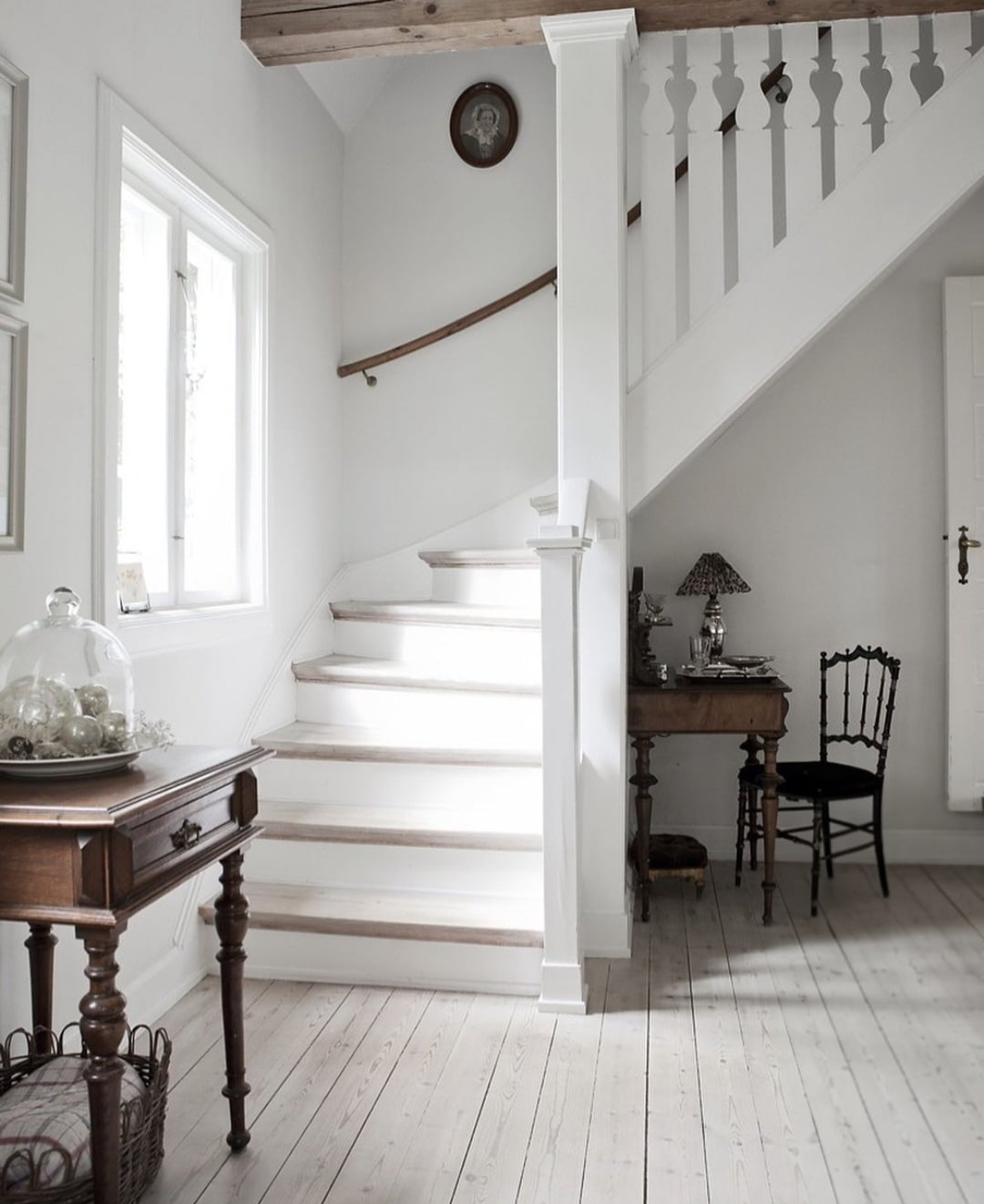 White hallway ideas 12