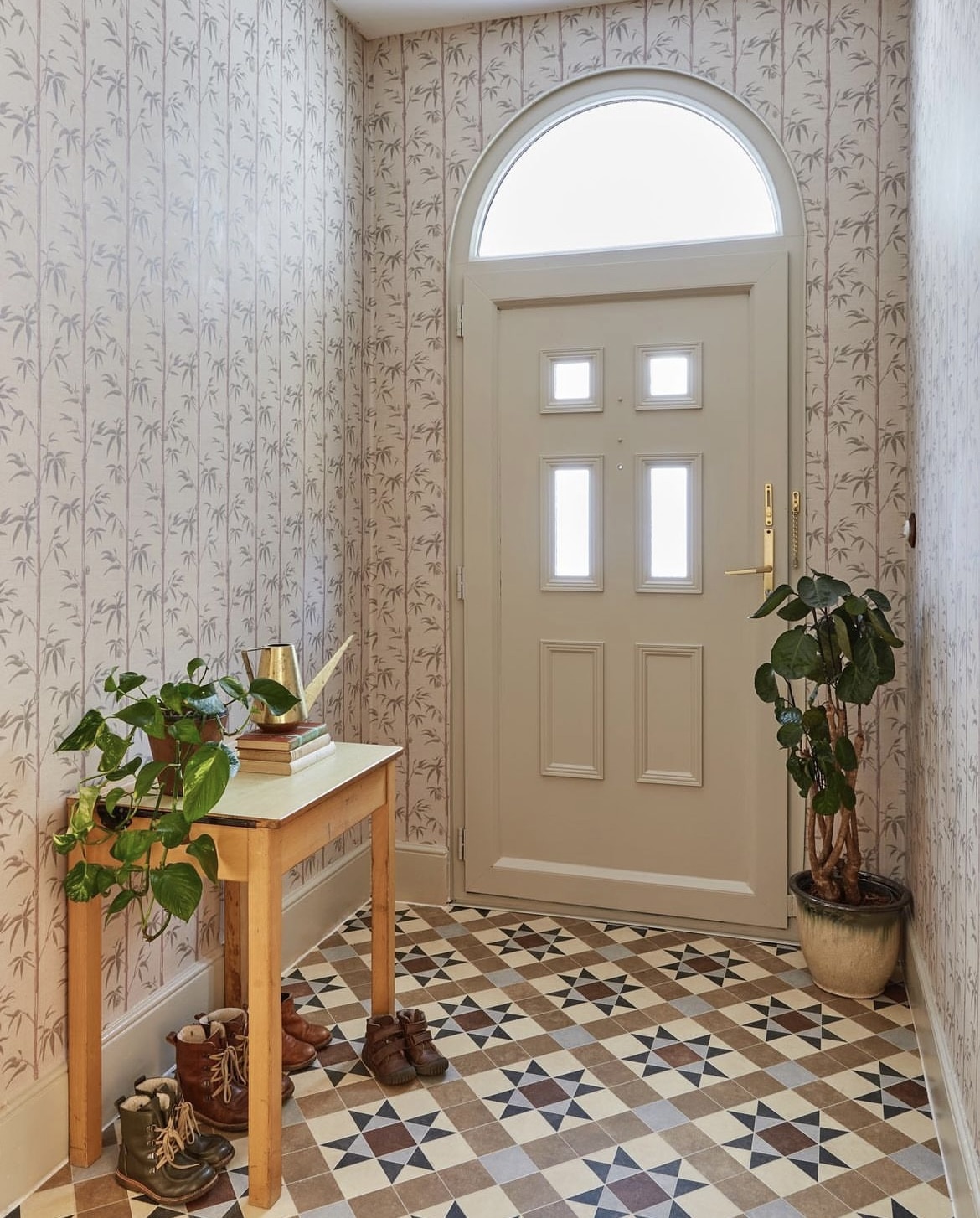 17 Bold Hallway Wallpaper Ideas For Narrow Hallways 17 Bold Hallway Wallpaper Ideas For Narrow Hallways