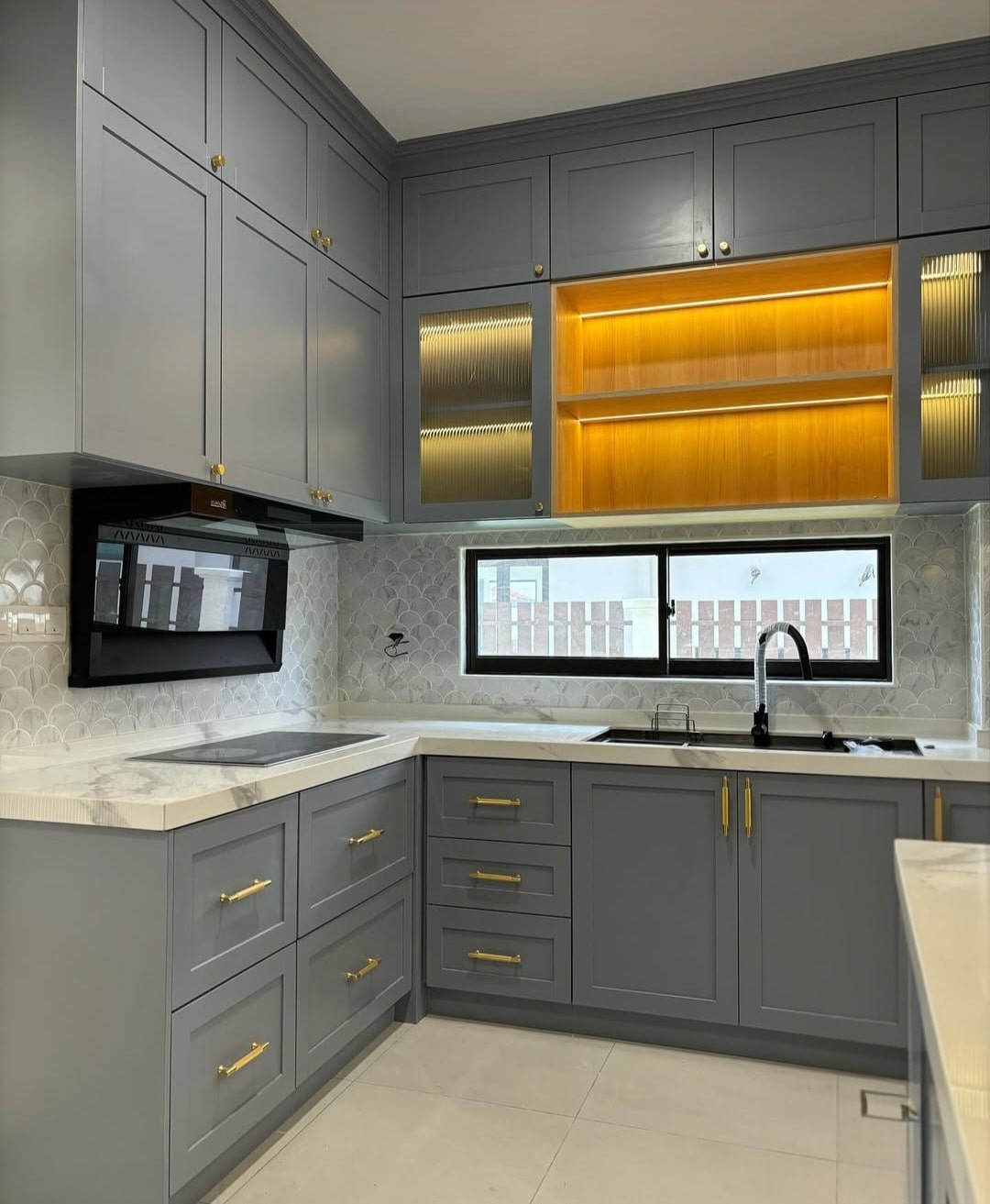 Grey kitchen cabinet splashback ideas 2
