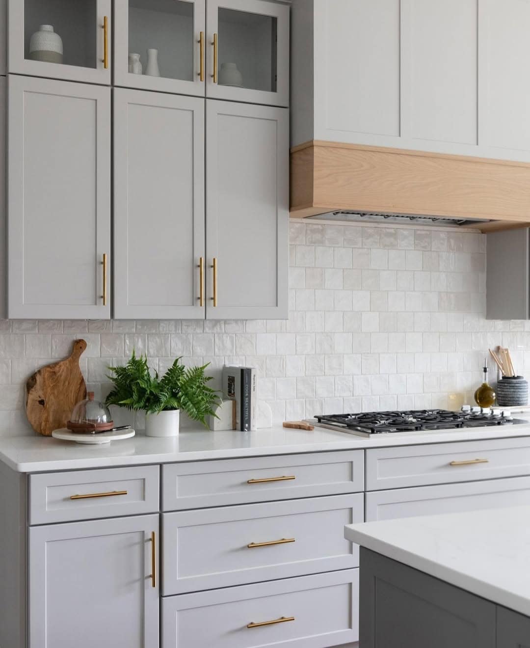 Grey kitchen cabinet splashback ideas 4