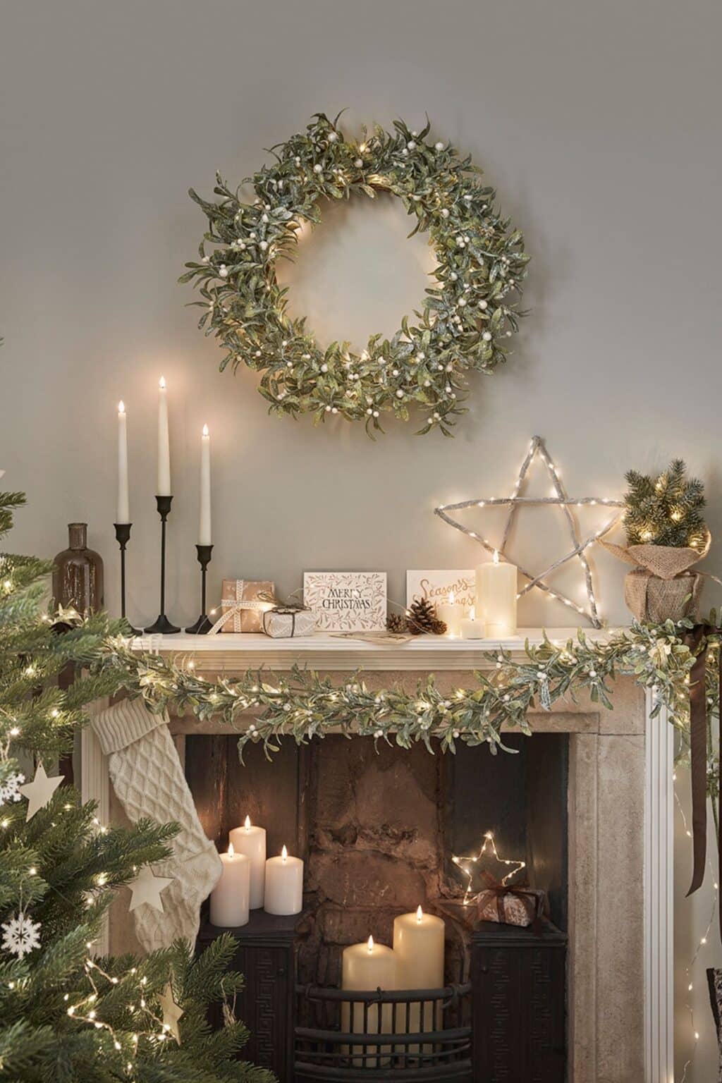 Unwrapping the Best 17 Christmas Wreaths to the Festive Season