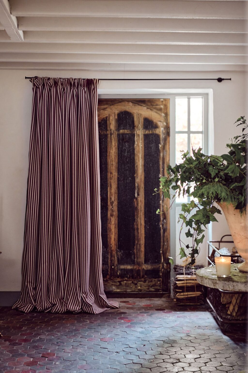 Hallway Curtains Unpacked: The Best Colours, Length & Ideas