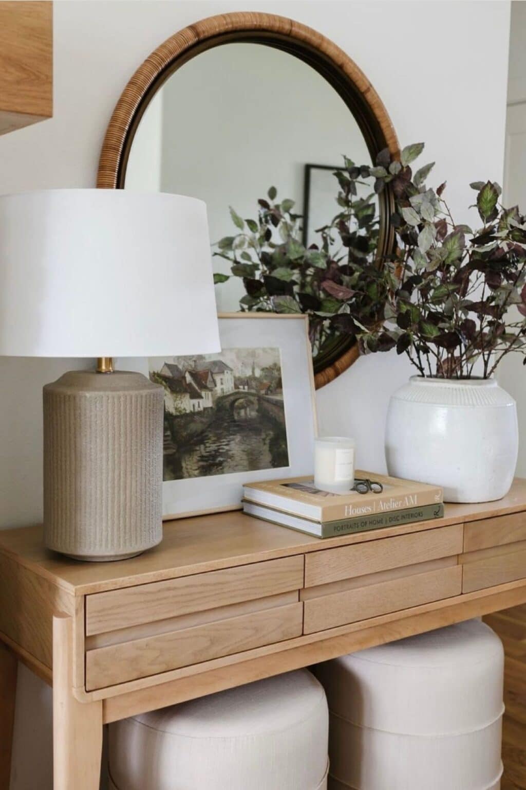 23 Stunning Entryway Table Decor Ideas In Real Homes - Sleek-chic Interiors