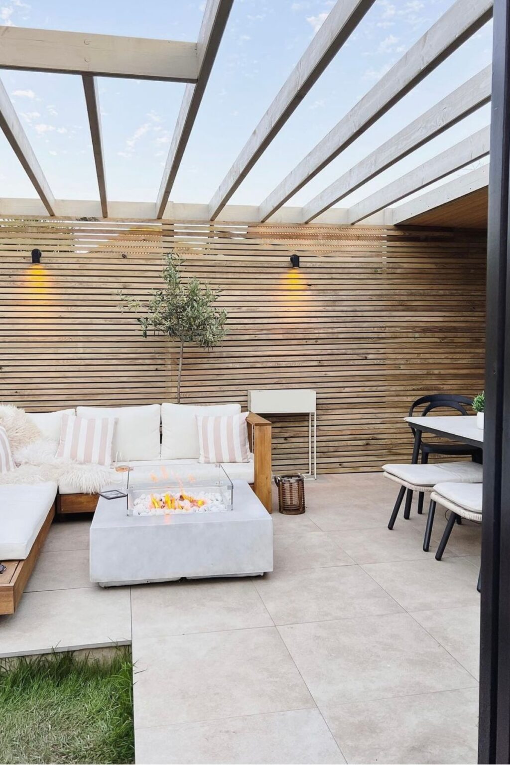 Create A Relaxing Oasis With These Beautiful Outdoor Pergola Ideas