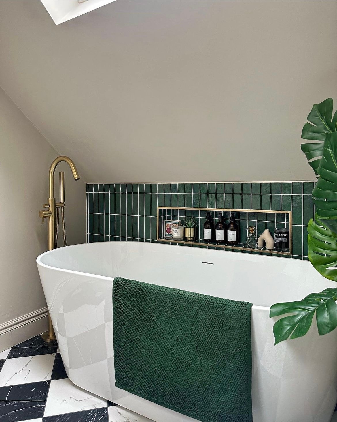 green bathroom ideas 10