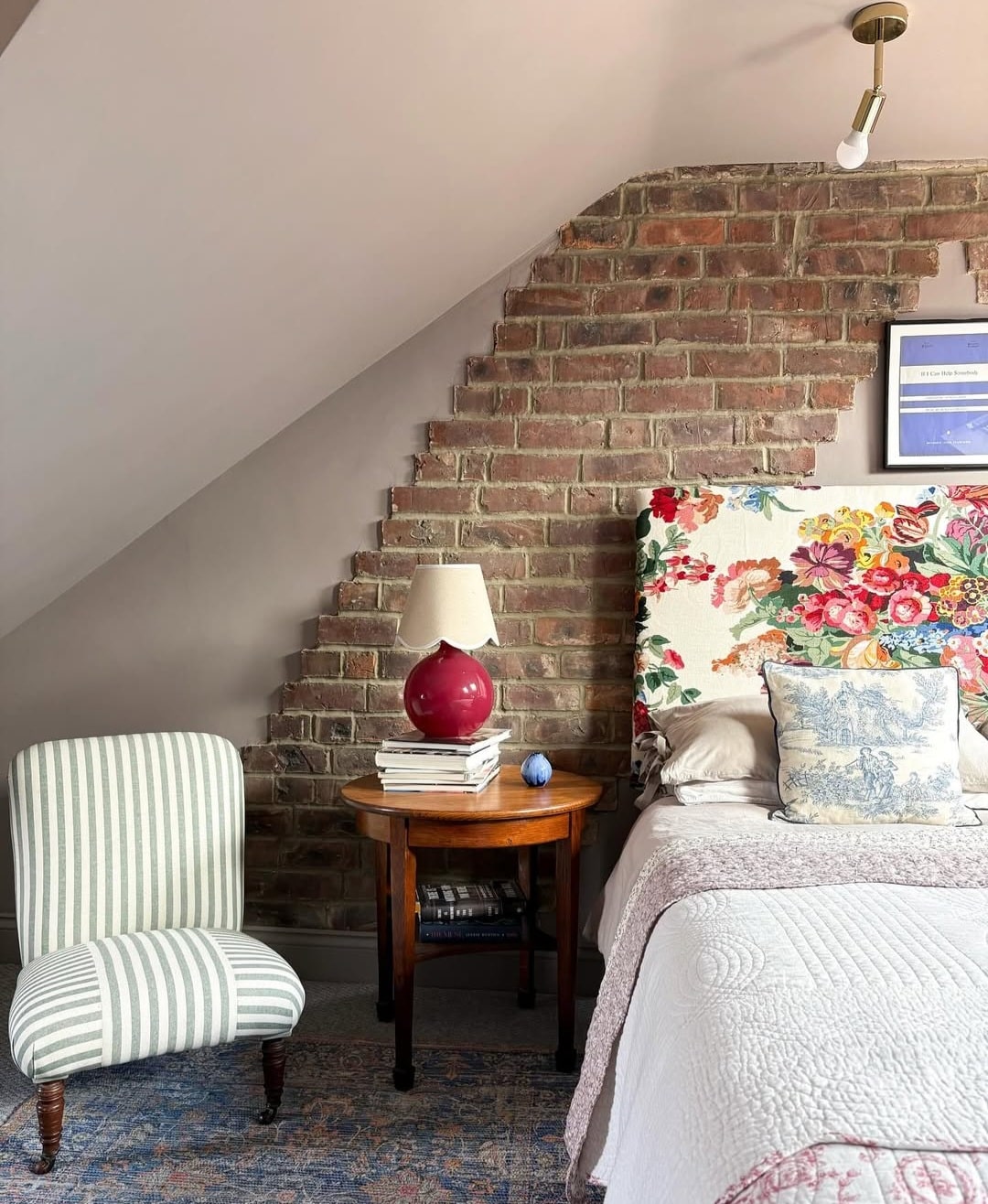 Small attic bedroom ideas 3