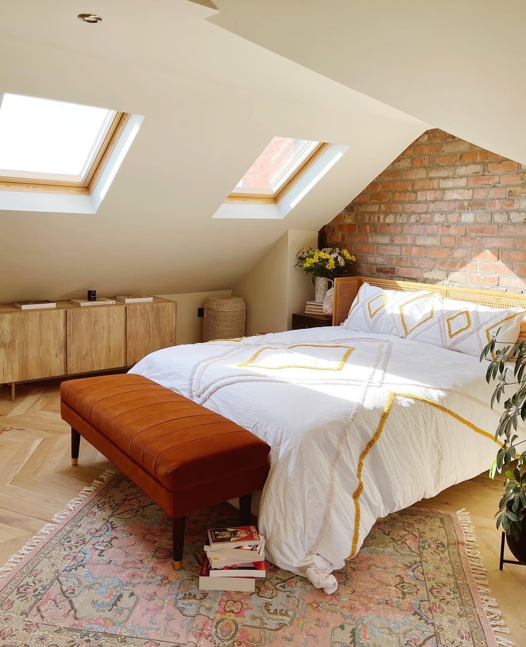 Small attic bedroom ideas 4