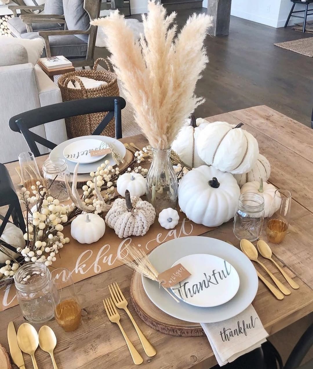Farmhouse Thanksgiving decor 4