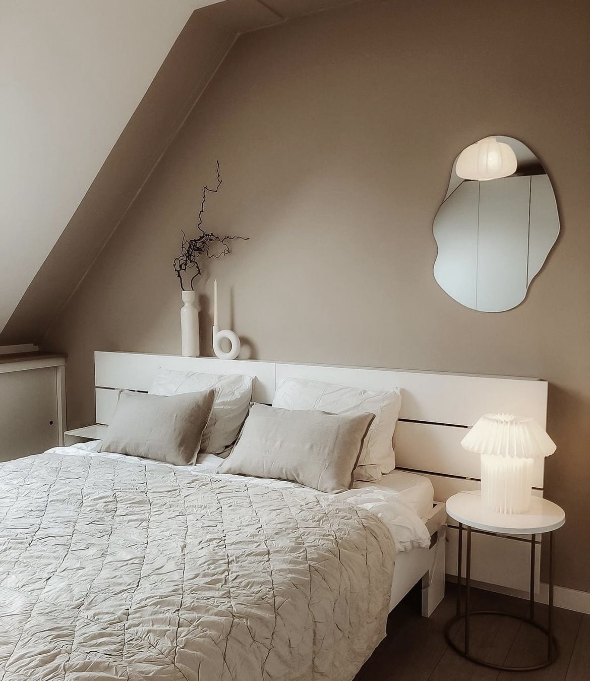 japandi bedroom 19