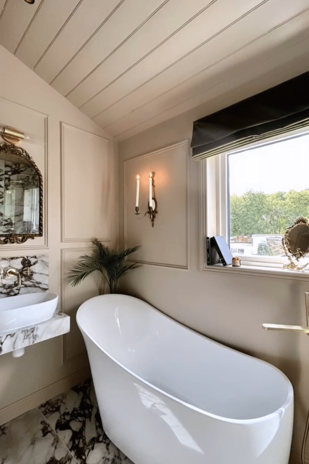 19 Warm Neutral Bathroom Ideas For An On-Trend, Spa-Like Feel - Sleek-chic Interiors