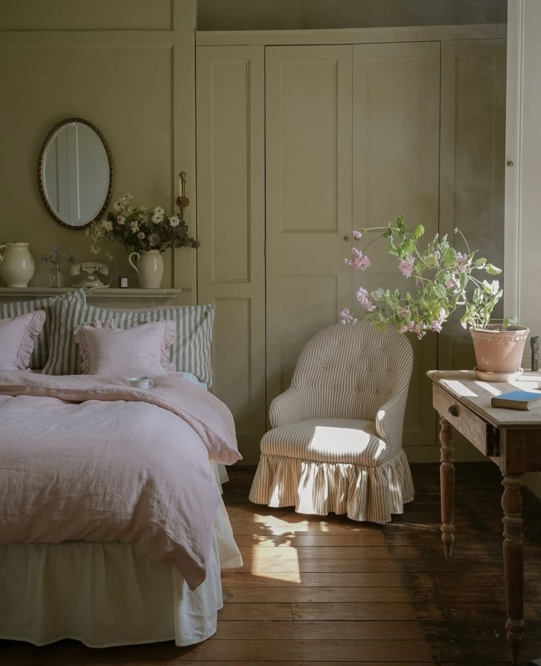 Benjamin Moore Taiga