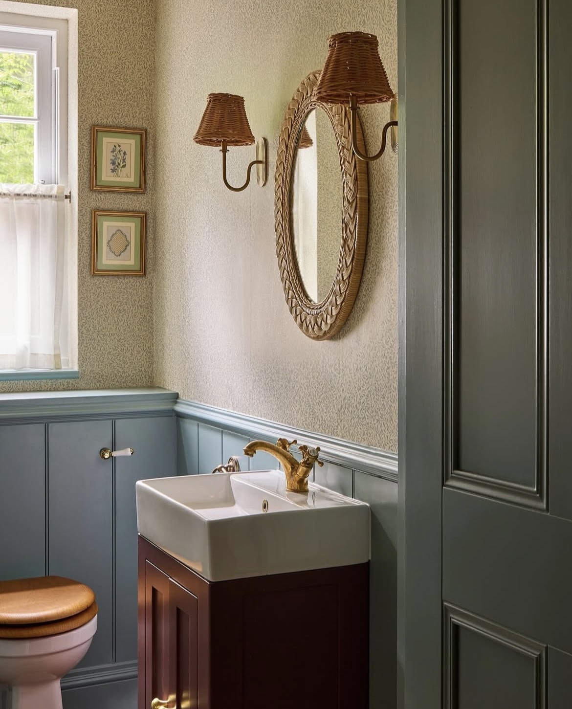 oval room blue 1
