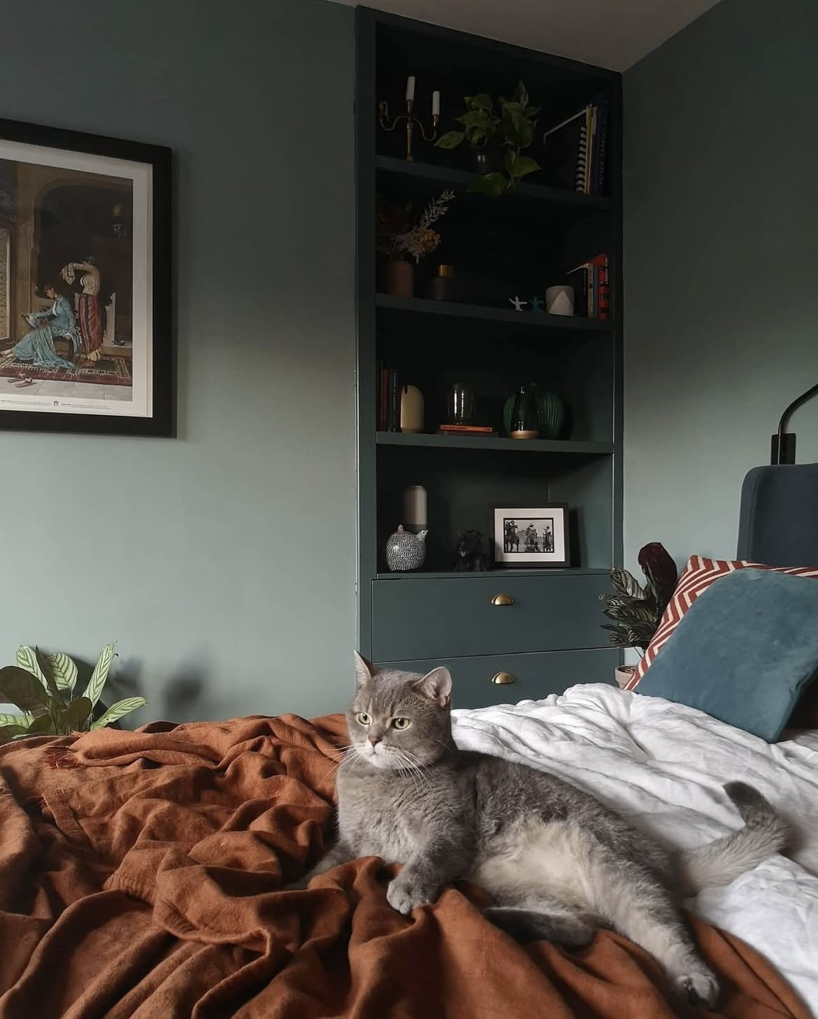 oval room blue 16